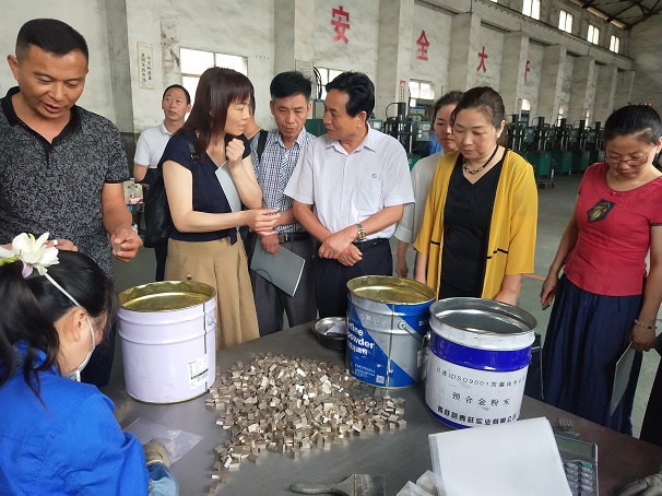 市總工會(huì )領(lǐng)導到昌利金剛石鋸片參觀(guān)創(chuàng  )新工作室
