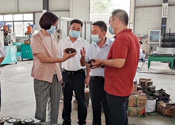 鄂州市委常委、統戰部部長(cháng)鄒霞一行蒞臨昌利公司調研指導